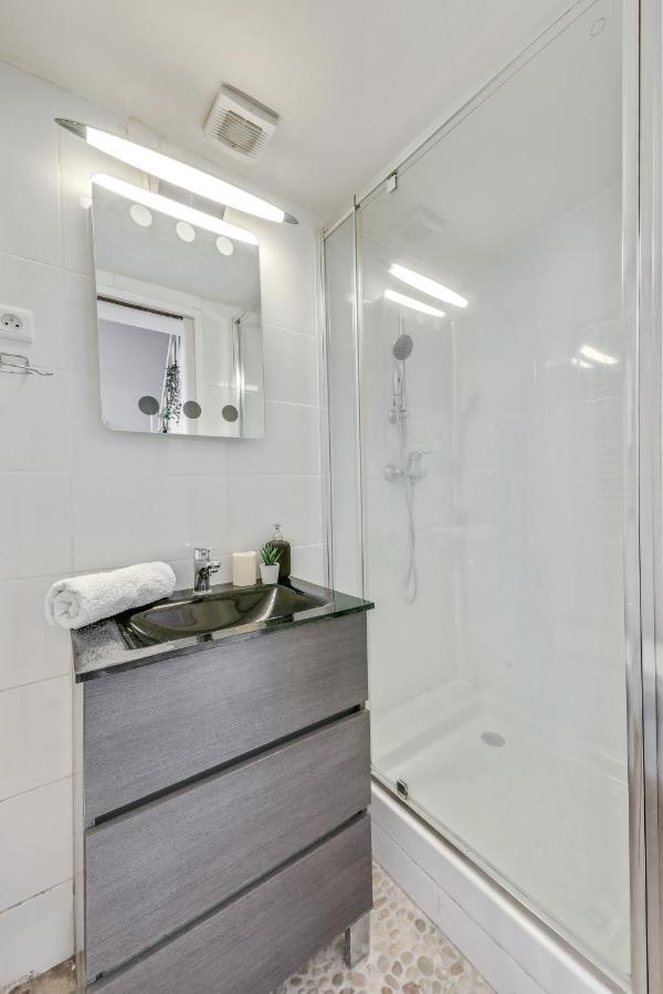 パリCharming & Cosy Flat In Heart Of Marais, 2Min Walk To Art & Metier Museumアパートメント エクステリア 写真